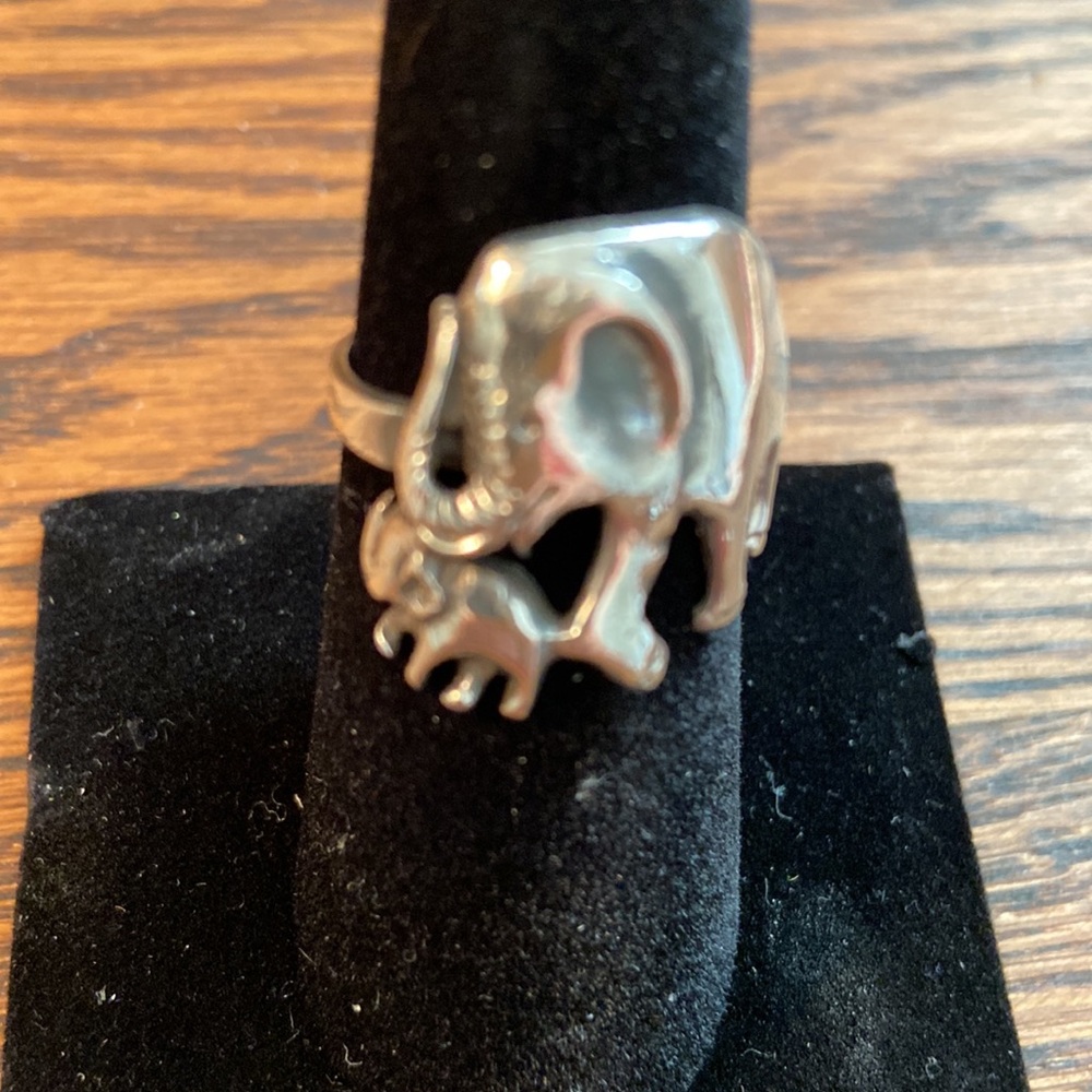 Elephant ring - Picture 2 of 3
